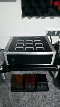 NAD Masters M28 – 7-Kanal High-End Referenz-Endstufe (Ausstellungsstück / Vorführware)