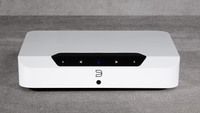 STEREOANLAGE (2.0): DALI KUPID + BLUESOUND POWERNODE EDGE
